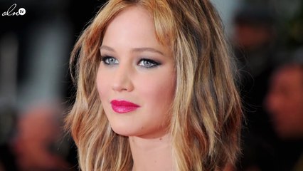 جينيفر لورانس تعترف: أجبروني أن أقف عارية في صفّ مع أخريات