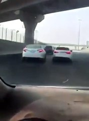 بالفيديوالقبض على شباب متورطين في مطاردة مثيرة بشوارع جدة