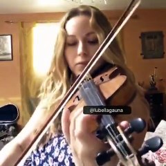 بالفيديو عازفة كمان امريكية تحتفل باليوم الوطني السعودي على طريقتها الخاصة