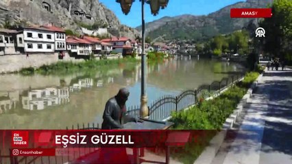 Amasya'da bulunan Yalıboyu Evleri'nin Yeşilırmak'a yansıması eşsiz manzara oluşturdu