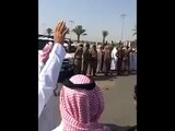 بالفيديو: هذا ما فعله والد سعودي بقاتل ابنه في عسير