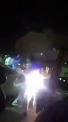 بالفيديو مواطنين يطلقون نيران كثيفة برغم وجود الدوريات الامنية