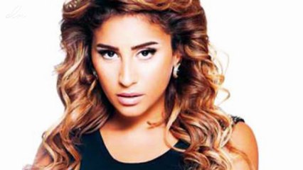 ما حقيقة استقالة مديرة أعمال عمرو دياب.. وما علاقة زواجه المزعوم؟!