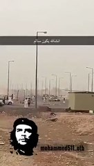 بالفيديو مفحط يطيح بشاب بسيارته أثناء التفحيط