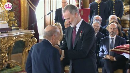 El Rey emociona a Doña Sofía con la concesión del Toisón de Oro: "Una vida entera de servicio ejemplar a España"