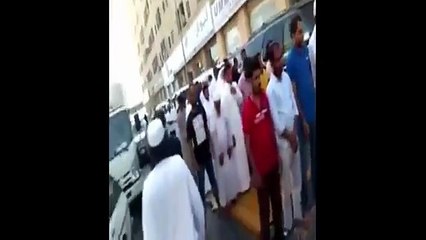 جموع غفيرة تشيع جثمان إمام مسجد جدة الذي توفي دهسًا