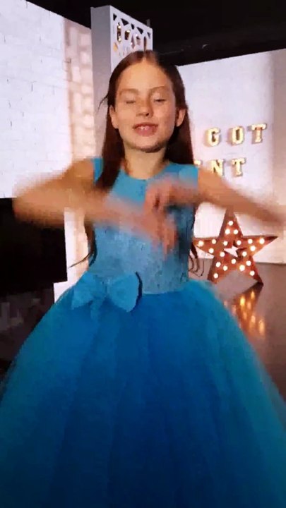 خاص - الطفلة إيمان بيشه تحصد لقب Arabs Got Talent وفستان نجوى كرم معاً