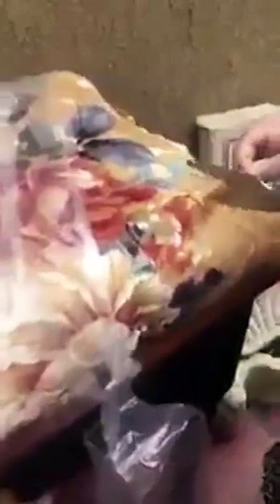 بالفيديو خادمة تقوم بسرقة  مبالغ مالية وجوال وت...