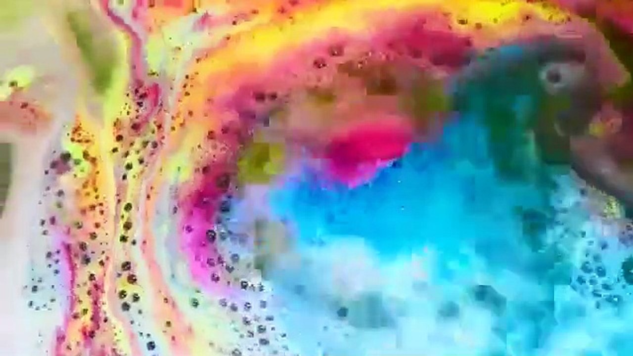 اكثر من مليون سعودي شاهدوا فيديو "قنابل البانيو...