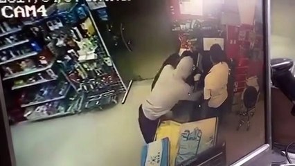 سطو مسلح على محل بقالة بالقطيف