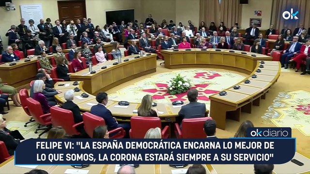 Felipe VI: La España democrática encarna lo mejor de lo que somos, la Corona estará siempre a su servicio