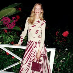 توري بورتش تحتفل بمجموعة ربيع 2017 بمتجر مؤقت نقال