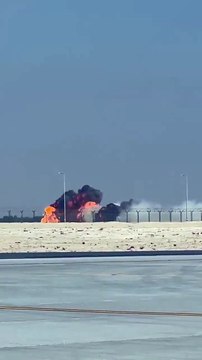 تحطم طائرة هندية من طراز هال تيجاس في معرض دبي للطيران