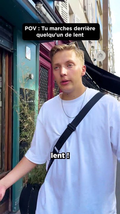 Les gens lents dans la rue