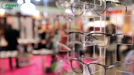 How to Avoid Overpaying During the Holiday Season.mp4