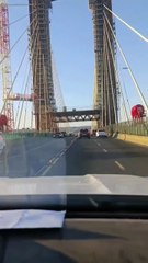 WC portátil cai de grua numa ponte de Espanha: "Podia ter matado alguém"