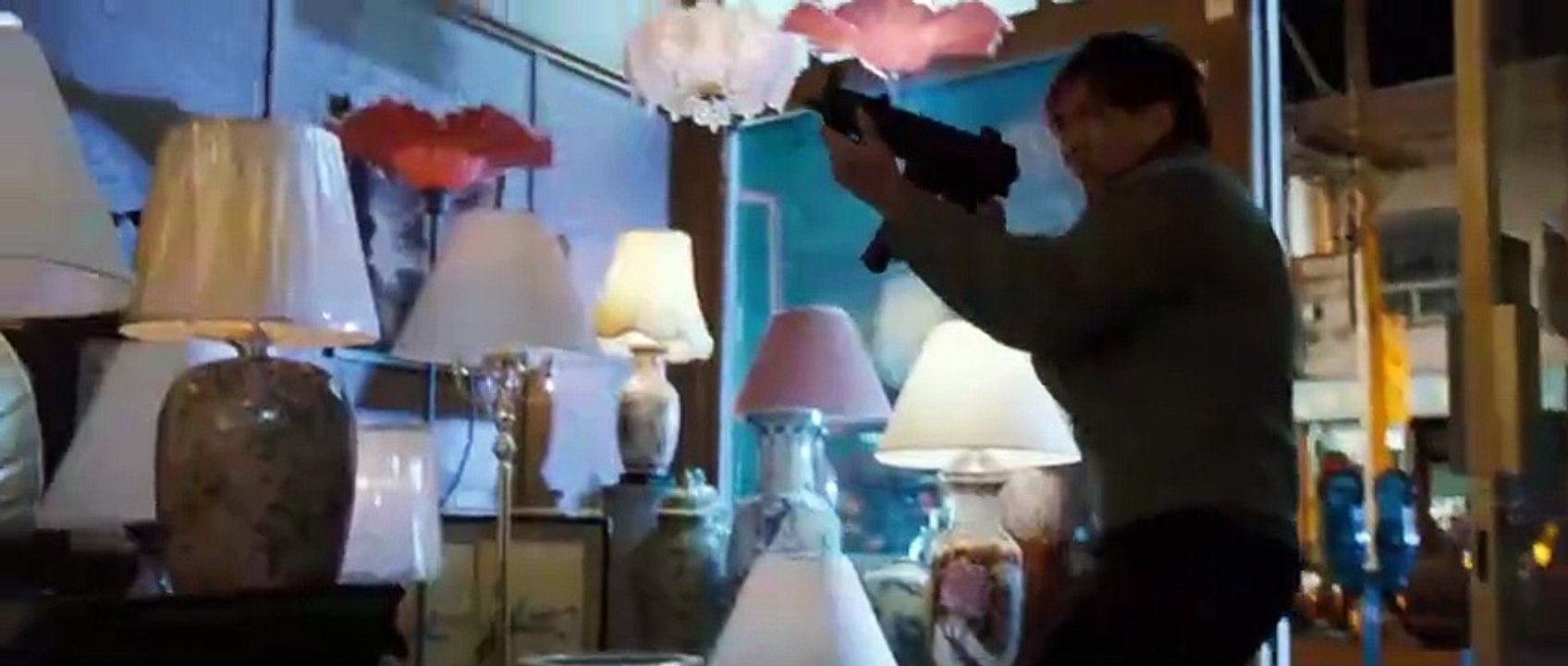 {O Corruptor} The Corruptor (1999) NYC policeman, a top immigrant cop tries to stop drug-trafficking and corruption by immigrant Chinese Triads.