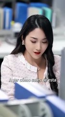 El frío CEO se hizo pasar por becario… y se enamoró de la chica que más lo insultaba!