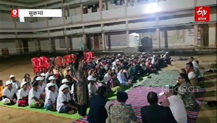 सुकमा के पुनर्वास केंद्र में जमीन पर बैठकर उपमुख्यमंत्री शर्मा ने लिया फीडबैक, वहीं बनवाए दस्तावेज, रायपुर भ्रमण की भी कही बात