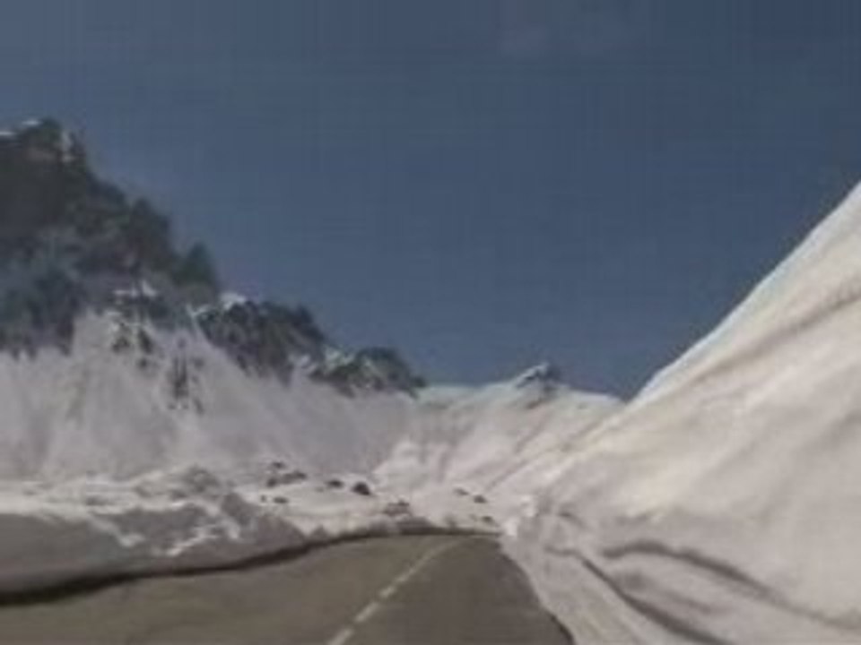 Col du Galibier : le déneigement d'un myhte