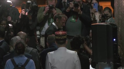 Macron rend hommage aux militants anti-apartheid français en Afrique du Sud