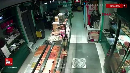 İstanbul Bayrampaşa’da iş yerinin önünde yapılan temizlikten rahatsız oldu