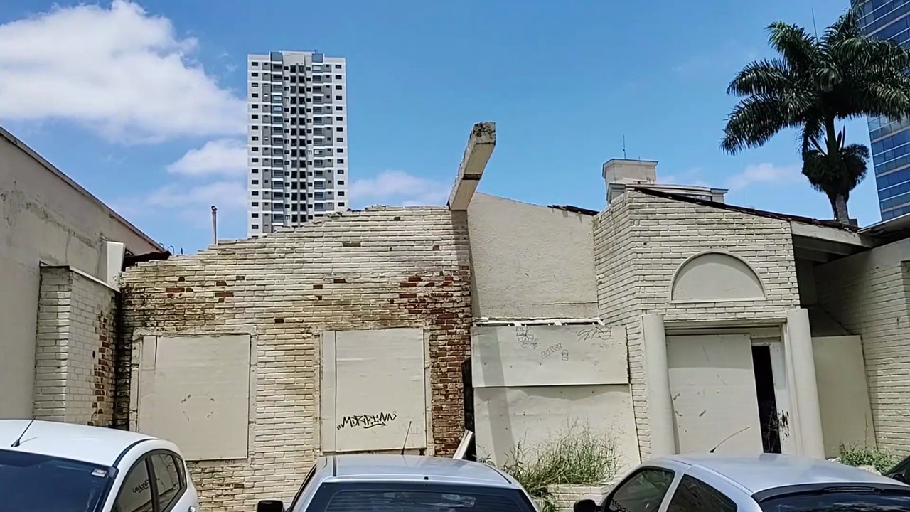 FOI COMPLICADO ENTRAR E DESCOBRIR QUE TIPO DE LUGAR ABANDONADO ERA ESSE