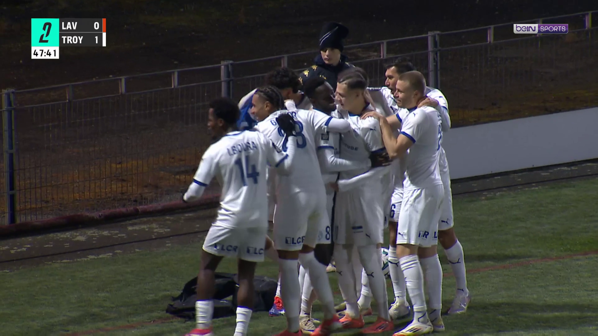 Ligue 2 : Troyes conforte sa place de leader à Laval