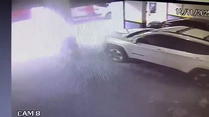 Novos vídeos mostram briga entre o deputado Renato Freitas e manobrista no Centro de Curitiba