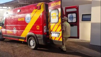 Homem cai de motocicleta e fica ferido no Bairro Periolo