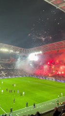 Le feu d'artifice tiré par les Ultras à la fin du match OGC Nice-Marseille