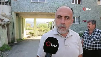 Yer bulamayınca yol üstüne cami yaptılar