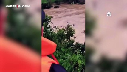 Sel felaketinde mahsur kalan adam 'dron' ile böyle kurtarıldı