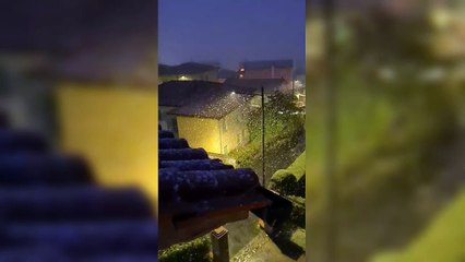 Neve in Toscana, fiocchi bianchi anche in collina: così a Castelnuovo Valdicecina