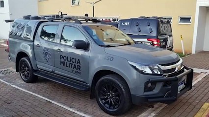 Ladrão salta muro, arromba porta e termina detido pela PM, após acionamento por vizinhança atenta