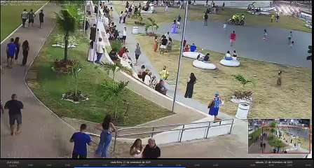 Criança é salva após homem acionar botão de emergência em praça de Maceió