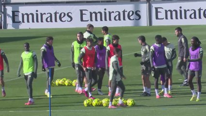 Entrenamiento completo del Real Madrid previo al partido ante el Elche