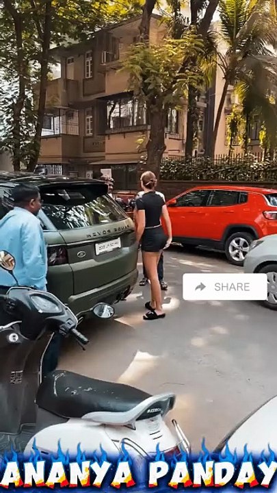 Bollywood Actress Ananya Panday Arrived for Yoga Class 🥰