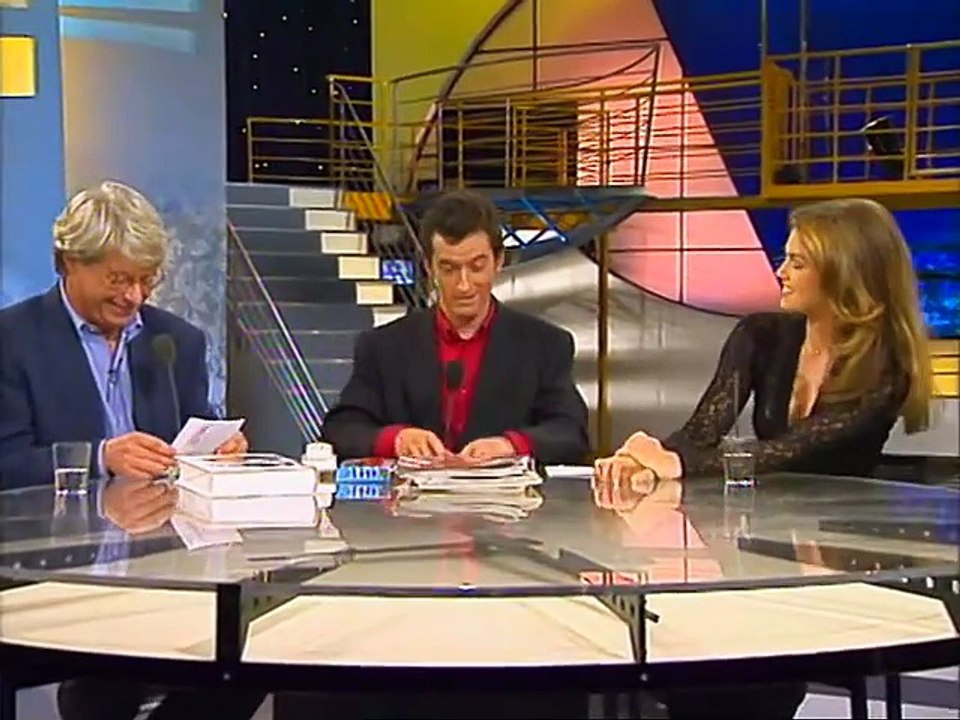 Emission TV : Coucou c'est Nous ! (1992-1995) sur TF1 invité; Cindy Crawford (émission intégrale, Fr, Novembre 1992)