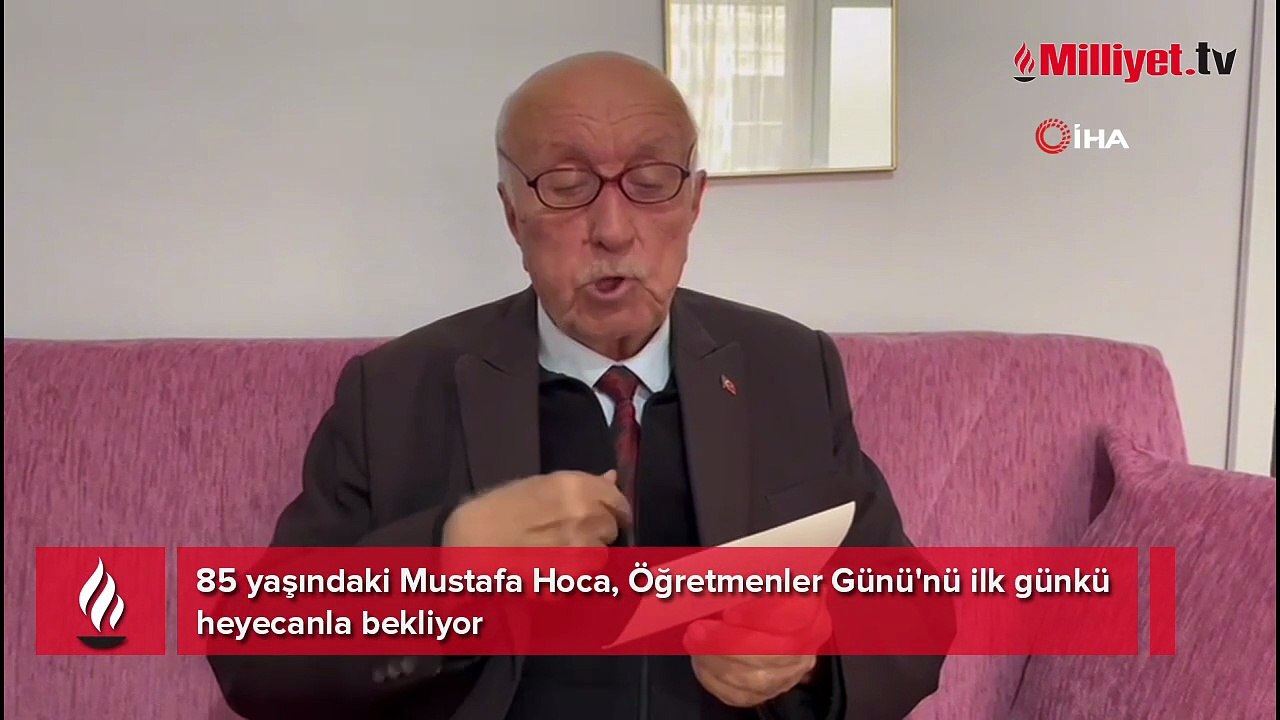 85 yaşındaki Mustafa öğretmen, 24 Kasım'ı ilk günkü heyecanla bekliyor