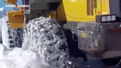 Şırnak’ta karla mücadele devam ediyor: "Hazırız, bu yıl kış çok sert geçecek gibi"