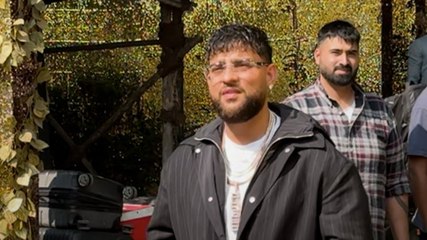 Mumbai एयरपोर्ट पर दिखा Karan Aujla का स्वैग