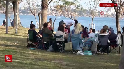 Turizmin başkenti Antalya'da adeta yaz aylarını aratmayan görüntüler ortaya çıktı