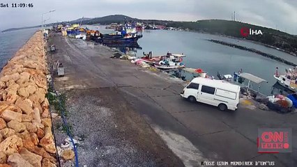 Didim’de kontrolden çıkan araç denize uçtu!