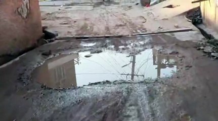 हर कदम पर खतरा: प्रशासन की लापरवाही से जान जोखिम में, सडक़ हुई गायब