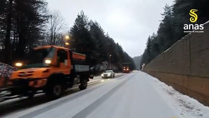 Prima neve in Calabria, imbiancata la Sila: Montescuro coperta da una gelida coltre
