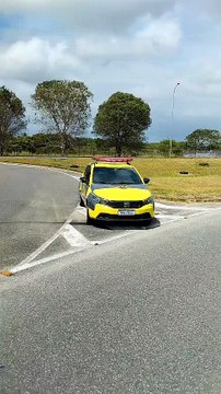 Carro capota e motorista fica ferida nas proximidades do Aeroporto Zumbi dos Palmares