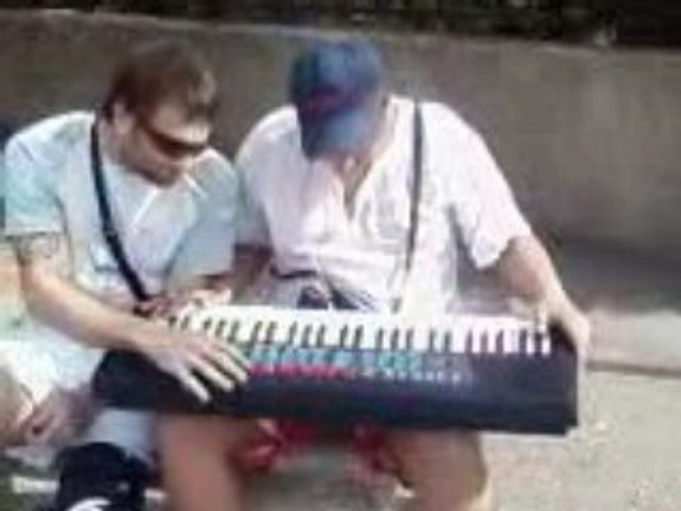 Homar ki fait du piano
