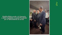 Hipólito Mejía acude a la funeraria a darle el pésame a Leonel Fernández por el fallecimiento de su tía