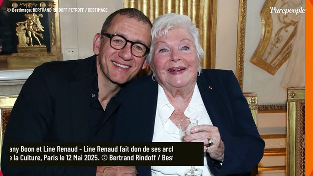 Line Renaud entourée de ses filles Muriel Robin et Claude Chirac pour un événement particulier